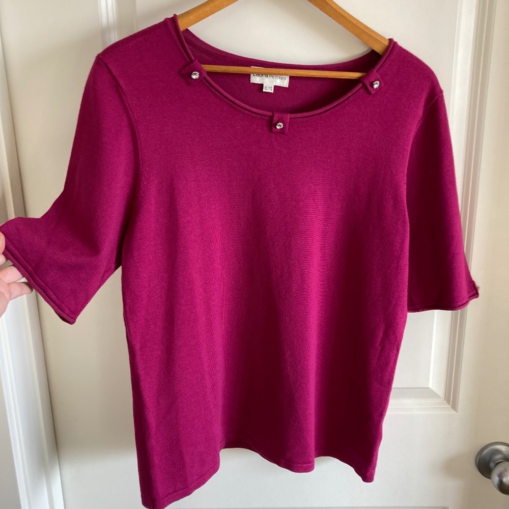 Laura Petites Magenta Short Sleeved Sweater Top with Sparkly accents Sz XL